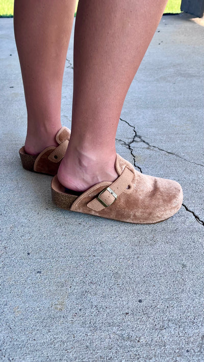 Magnolias Clog - Dirty Laundry