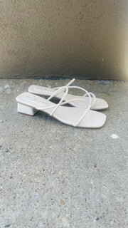 Aniela Sandal