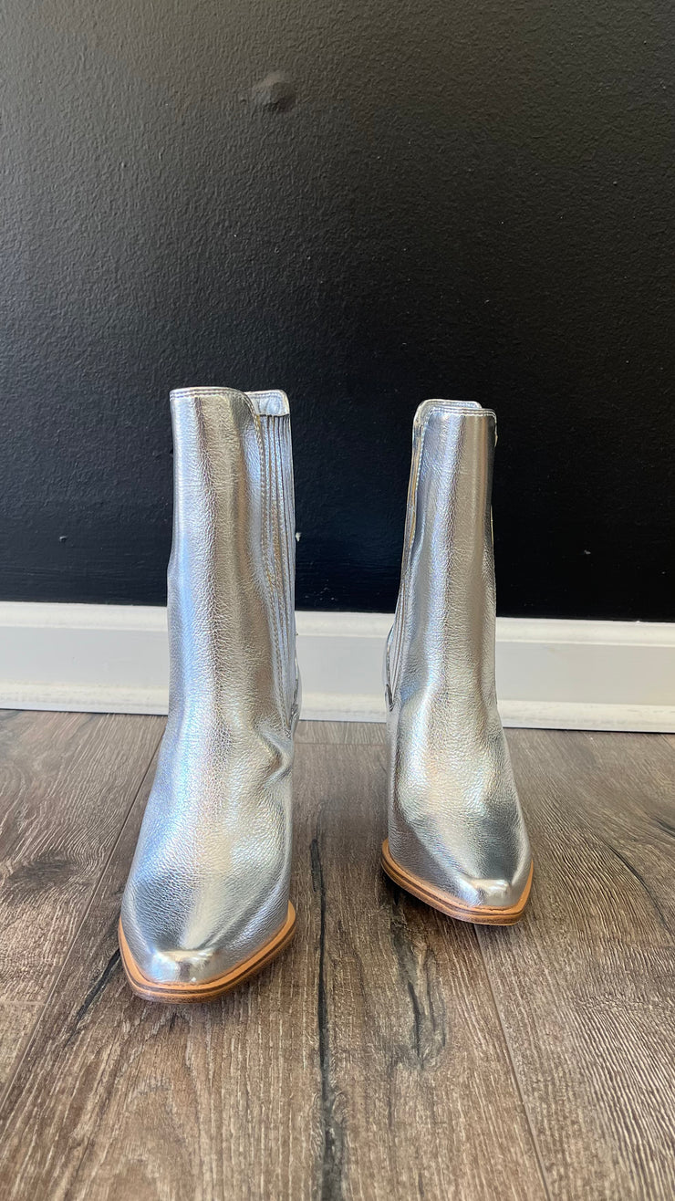 Cali Metallic Boots – The Uptown Girl Boutique
